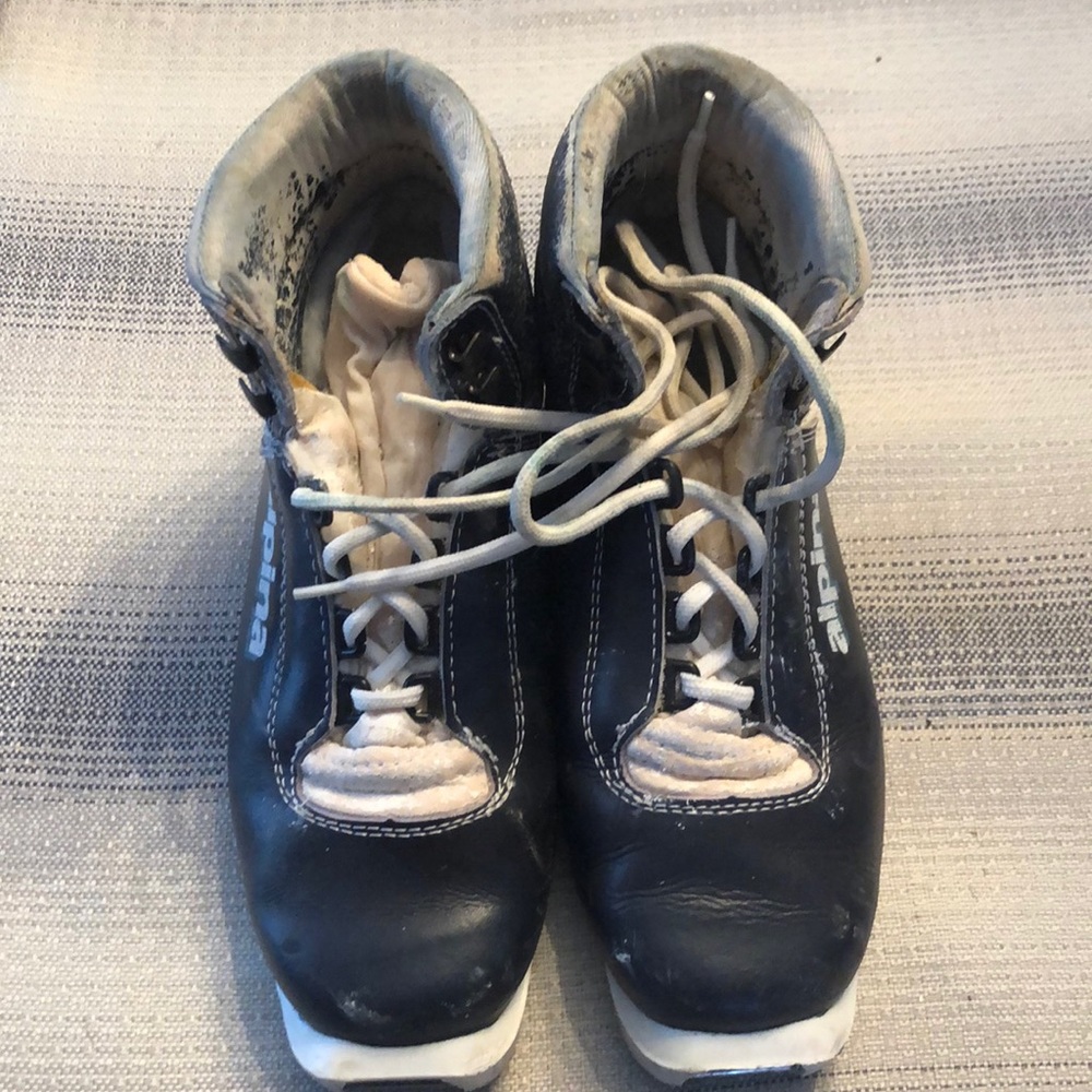 Youth cross country ski boots